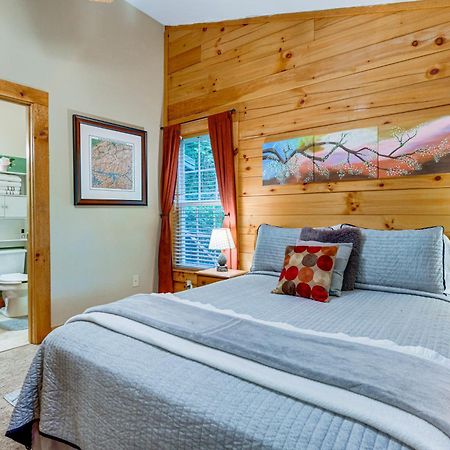 Serene Maggie Valley Retreat With Deck And Hot Tub! Luaran gambar