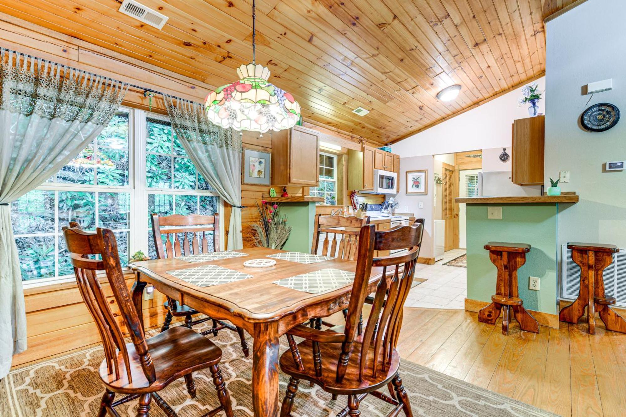 Serene Maggie Valley Retreat With Deck And Hot Tub! Luaran gambar