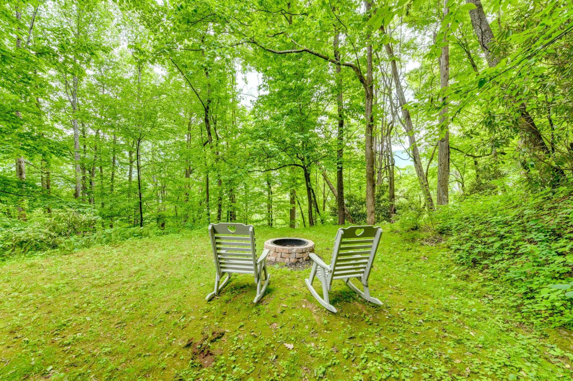 Serene Maggie Valley Retreat With Deck And Hot Tub! Luaran gambar